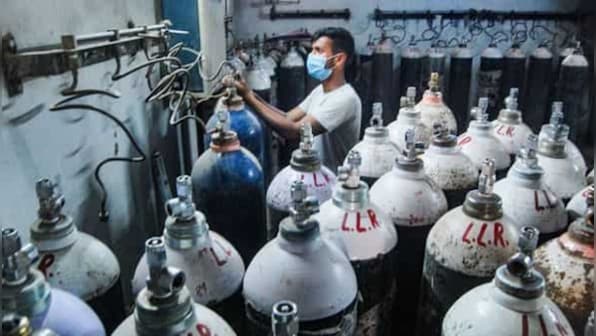 Prepare list of oxygen plants, revive closed units to augment supply, MHA tells states