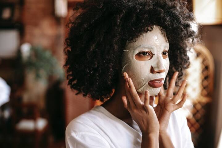 Moisturizing sheet masks for dry skin