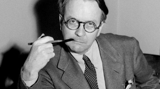 Advice to a Secretary: Rare Raymond Chandler essay includes writing, office tips Advice to a Secretary: Rare Raymond Chandler essay includes writing, office tips