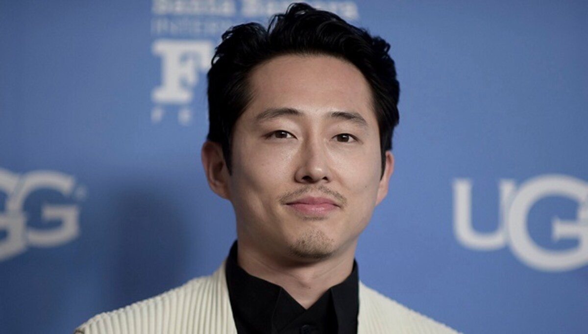 Is Steven Yeun Gay - Does He Have A Boyfriend? Parents & Ethnicity Of ...