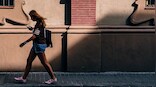 Android’s new 'Heads Up' feature to prompt distracted users to look up while walking