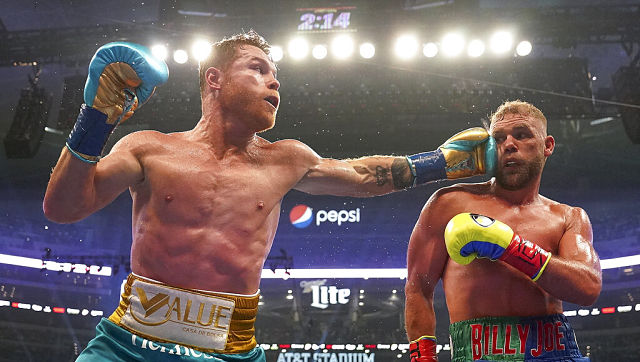 Canelo Alvarez beats Billy Joe Saunders to unify titles in front of record crowd Canelo Alvarez beats Billy Joe Saunders to unify titles in front of record crowd