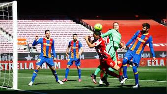 LaLiga: Tantalisingly poised title race, handball rule and other talking points