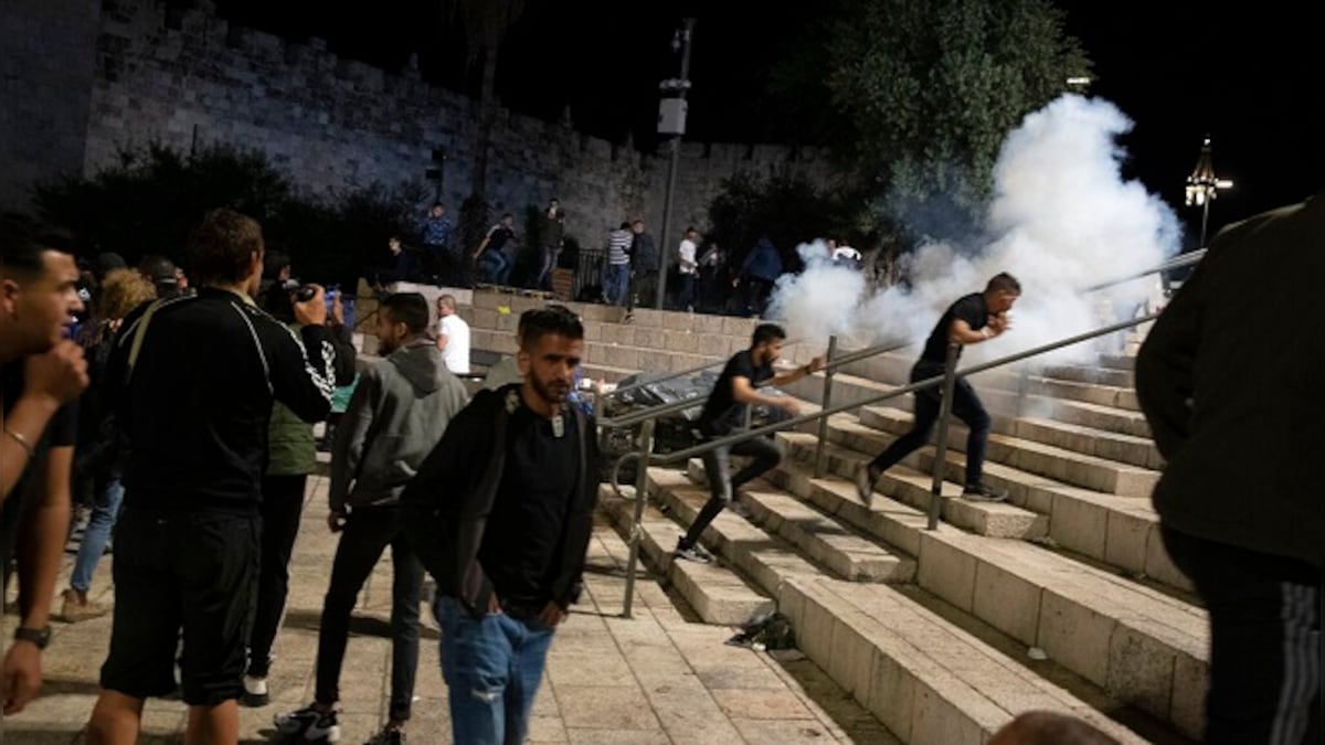 At least 200 Palestinians hurt in Al-Aqsa clashes with Israeli police, say medics