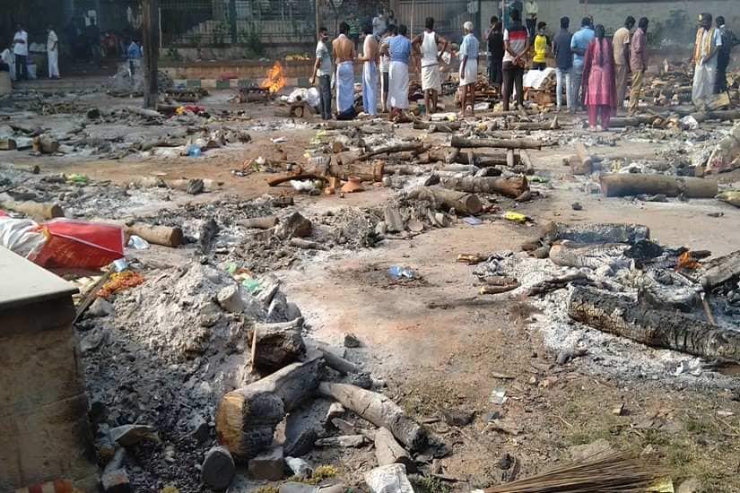 Some of the pyres of those who died last week in Bengaluru. Image courtesy: Alithea Mounika