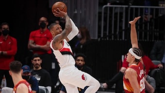 NBA: Damian Lillard hits eight 3-pointers, ties NBA playoff record for half