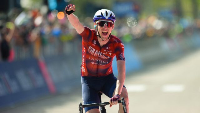 Giro d'Italia 2021: Dan Martin makes solo break to win 17th stage, Egan Bernal holds onto lead Giro d'Italia 2021: Dan Martin makes solo break to win 17th stage, Egan Bernal holds onto lead