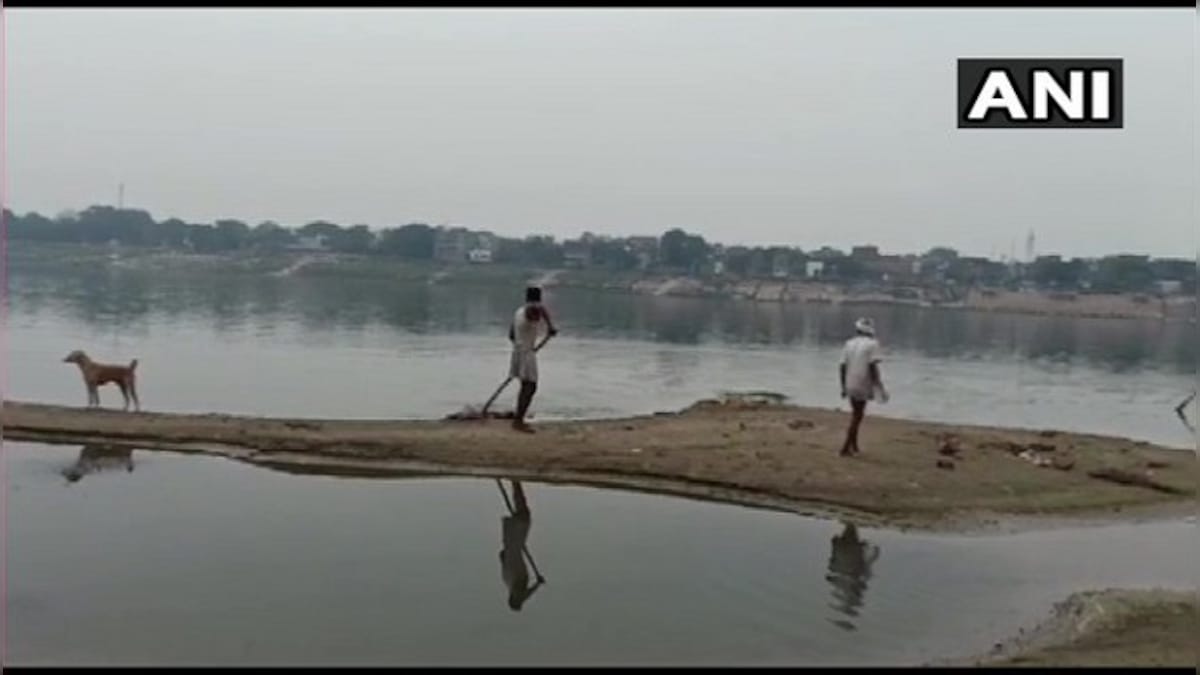 71 corpses pulled out from Ganges in Bihar so far; all floated downstream from UP, says govt