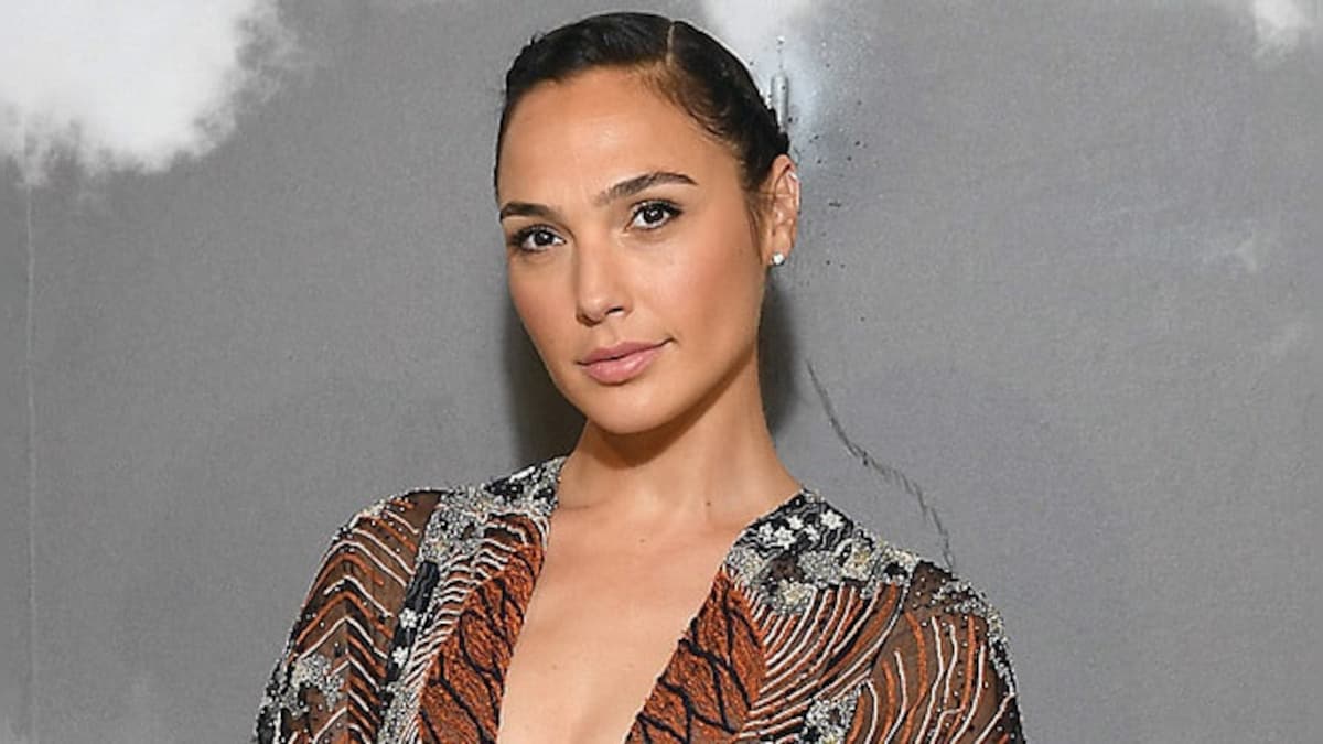 Gal Gadot juggles work and motherhood, shares photo of herself pumping breast milk on set: 'Just being a mom'