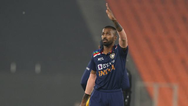 Hardik Pandya does not fit into India's limited-overs XI if he can't bowl, says former selector Sarandeep Singh Hardik Pandya does not fit into India's limited-overs XI if he can't bowl, says former selector Sarandeep Singh