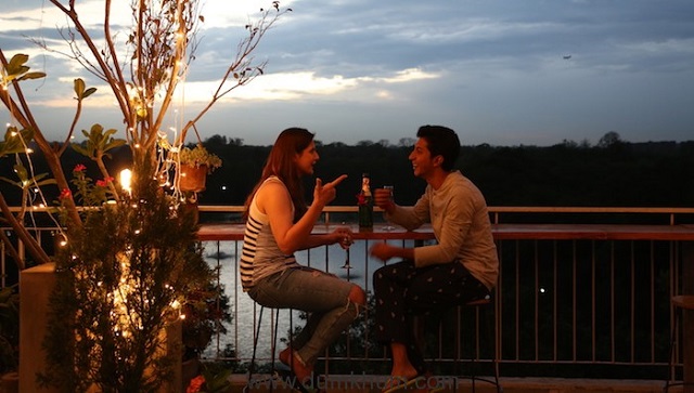 Hum Bhi Akele Tum Bhi Akele movie review: Zareen Khan, Anshuman Jha's sincere performances get lost in slow narrative Hum Bhi Akele Tum Bhi Akele movie review: Zareen Khan, Anshuman Jha's sincere performances get lost in slow narrative