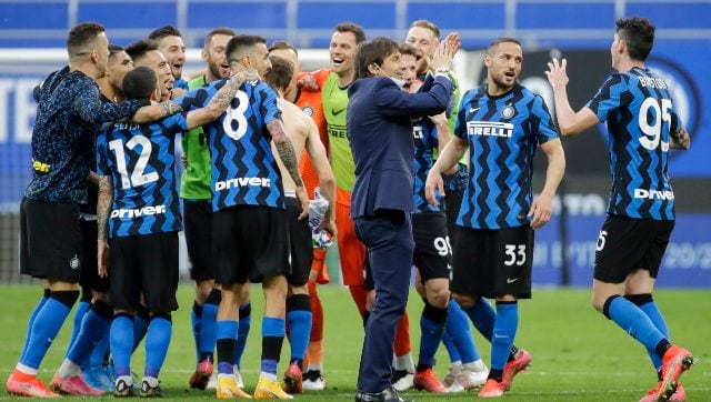 Serie A: Five-goal Inter Milan celebrate title with record 14th consecutive home win; Napoli move second