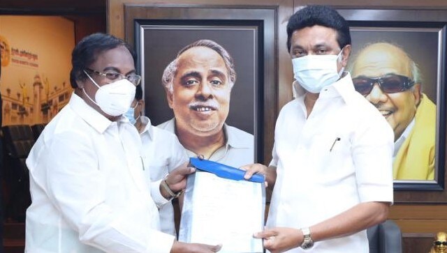 तमिलनाडु विधानसभा समर्थक मंदिर अध्यक्ष होने के लिए पूर्व मंत्री के।  10 मई को मुख्यमंत्री पद की शपथ लेंगे
