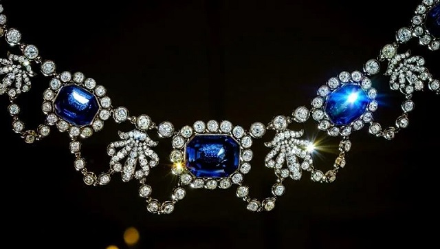 Napoleonic jewels worn by French emperor's daughter sell for $1.65 million in Geneva Napoleonic jewels worn by French emperor's daughter sell for $1.65 million in Geneva