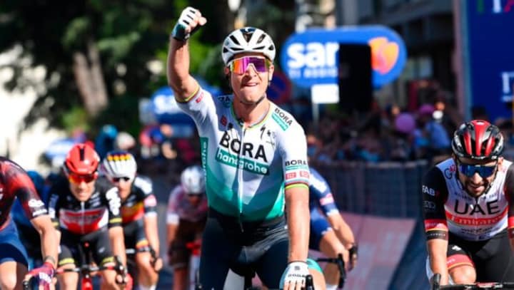 Giro d'Italia: Slovakia's Peter Sagan wins stage 10, Egan Bernal retains leader's jersey