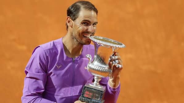 Italian Open: Rafael Nadal beats Novak Djokovic in Rome to lay down Roland Garros marker