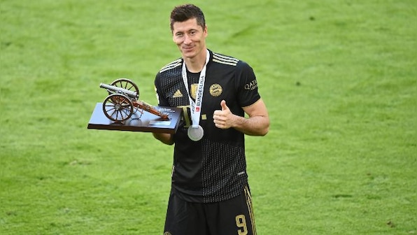 Bundesliga: Bayern striker Robert Lewandowski breaks 49-year-old scoring record with 41st goal of season