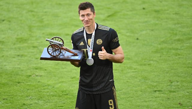 Bundesliga: Bayern striker Robert Lewandowski breaks 49-year-old scoring record with 41st goal of season Bundesliga: Bayern striker Robert Lewandowski breaks 49-year-old scoring record with 41st goal of season