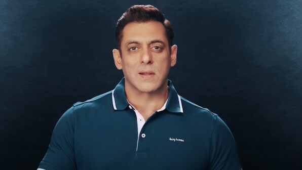 Salman Khan discharged from hospital after non-venomous snake bite, returns to Panvel farmhouse