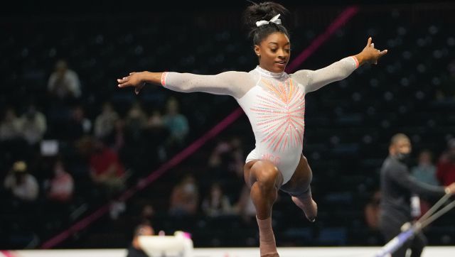 Simone Biles returns to competition with historic vault at US Classic Simone Biles returns to competition with historic vault at US Classic