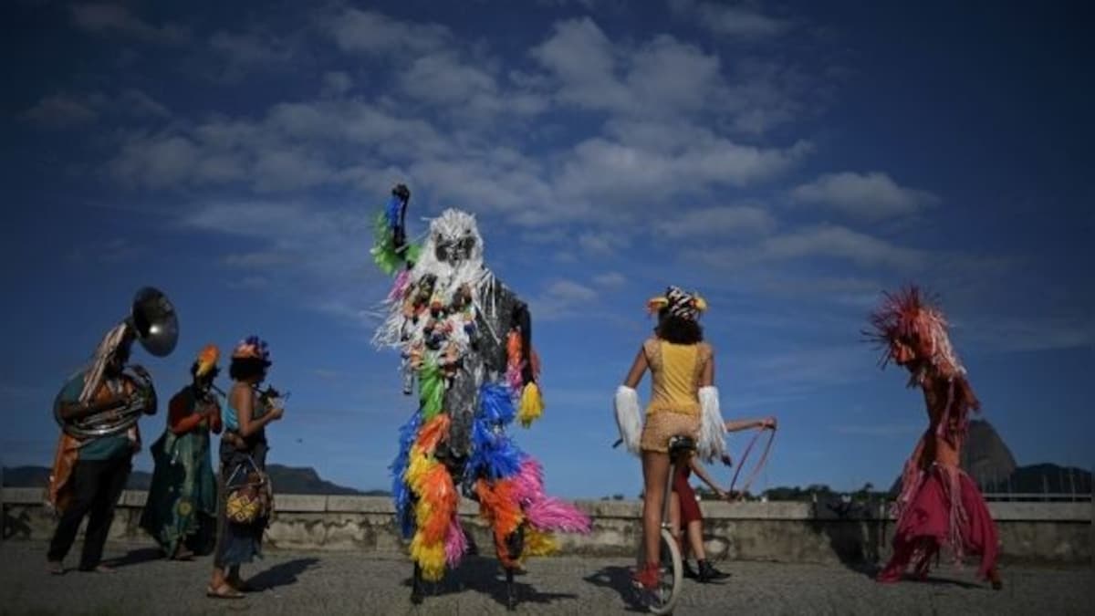 How a Brazilian carnival artiste coped with unemployment in the pandemic by reinventing her craft of stilt-walking