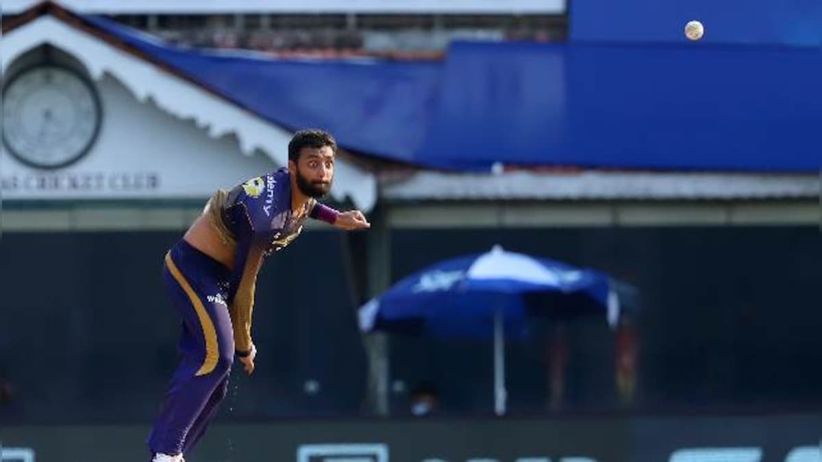 IPL 2021: KKR's Varun Chakravarthy, Sandeep Warrier back home after completing mandatory isolation