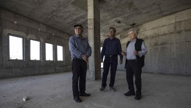 Yitzhak Arad, Holocaust survivor and scholar at the helm of Yad Vashem memorial, passes away at 94 Yitzhak Arad, Holocaust survivor and scholar at the helm of Yad Vashem memorial, passes away at 94