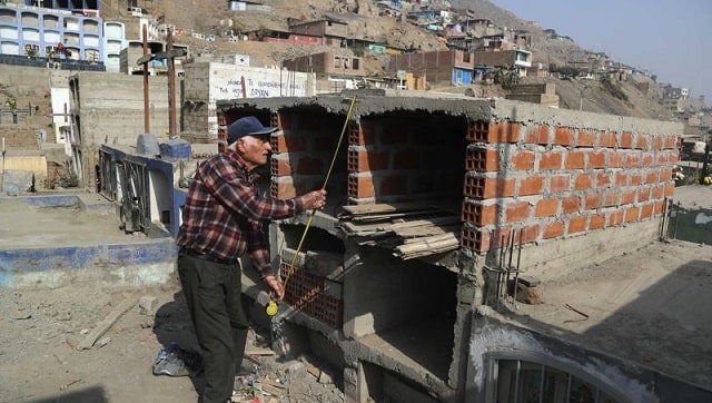 Impoverished by COVID-19, families in Peru struggle to bury their dead due to lack of cemetery space Impoverished by COVID-19, families in Peru struggle to bury their dead due to lack of cemetery space