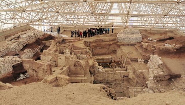 In Four Lost Cities, a historical analysis of growth and decline of civilisations on different continents over millennia In Four Lost Cities, a historical analysis of growth and decline of civilisations on different continents over millennia