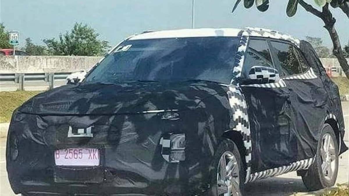 Hyundai Creta facelift caught on test, spy shots of mule reveal new Tucson-like face