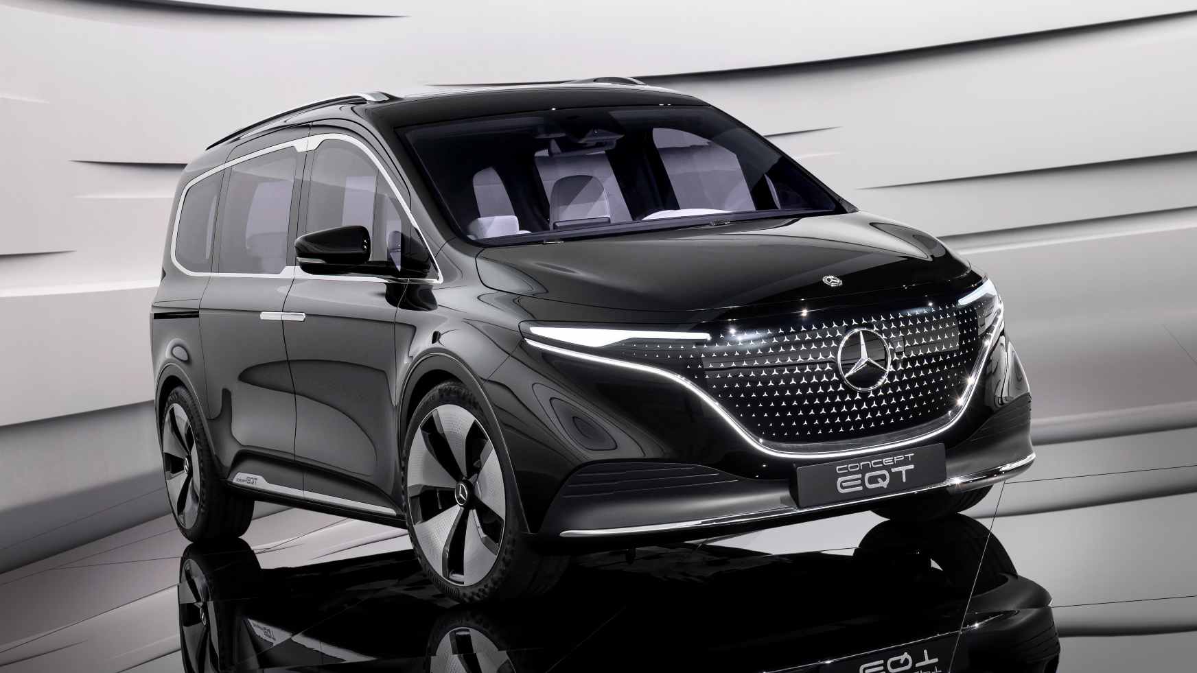 Mercedes-Benz Concept EQT previews electric derivative of upcoming T-Class luxury MPV Mercedes-Benz Concept EQT previews electric derivative of upcoming T-Class luxury MPV