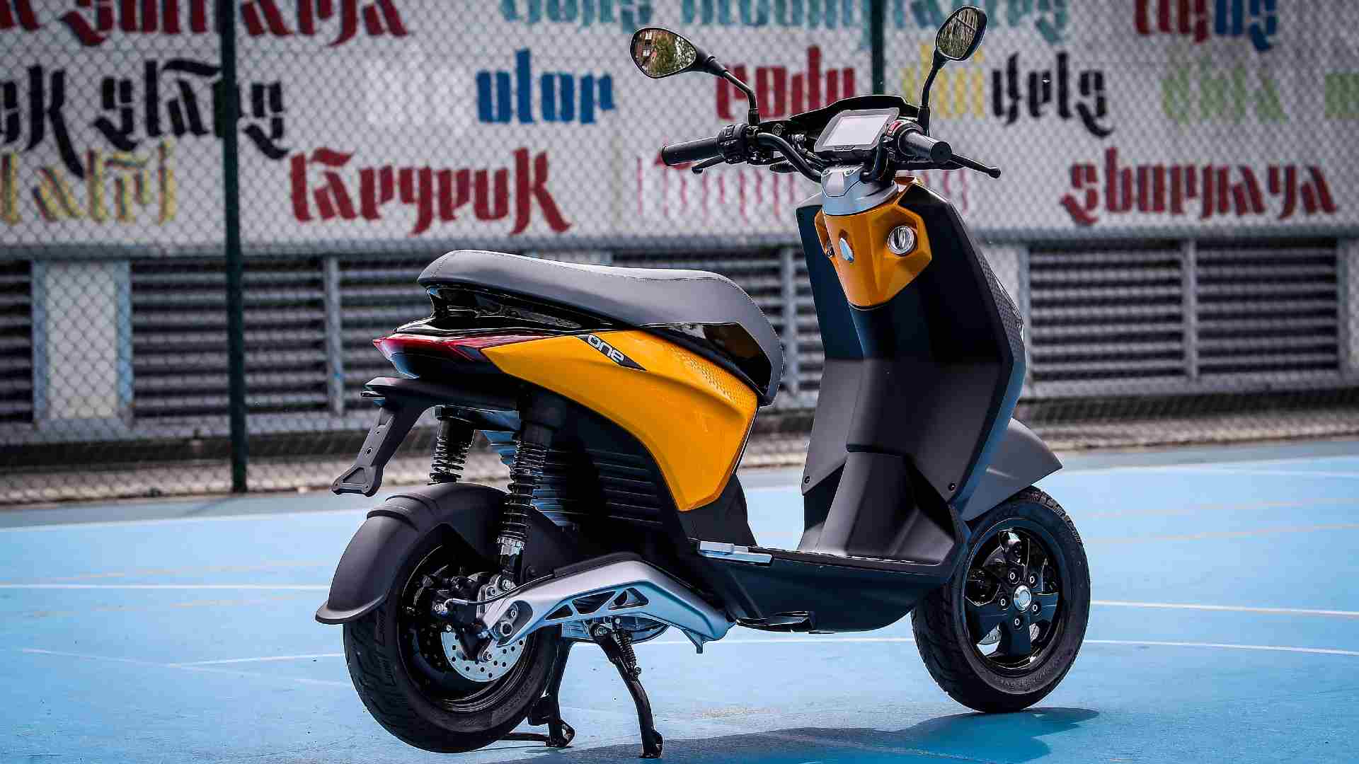 Piaggio will put the One electric scooter on sale in Europe at the end of June. Image: Piaggio