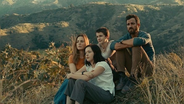The Mosquito Coast on Apple TV+ tugs onto the themes of family devotion, but fails to save series from battiness