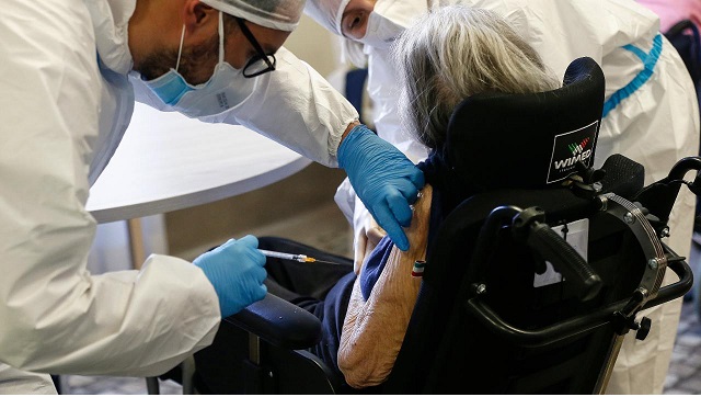 COVID-19 crisis: Unless 70% of global population is vaccinated pandemic won't end, says WHO COVID-19 crisis: Unless 70% of global population is vaccinated pandemic won't end, says WHO