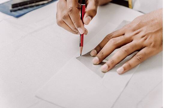 Collar making by hand at 100 Hands