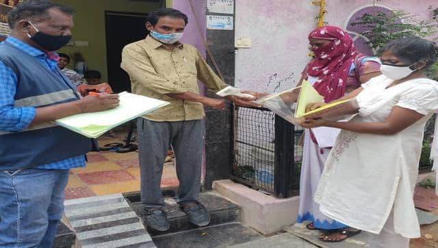 An ASHA worker and an ANM conducting a fever survey. Image courtesy: @dr_rambabu_a 
