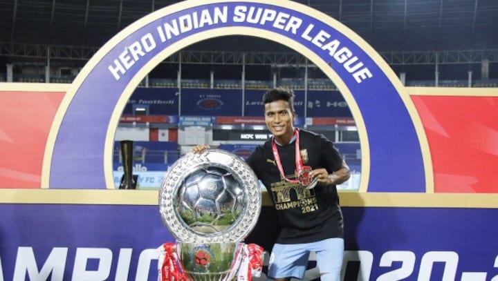 ISL: Mumbai City FC sign three-year extension with young forward Pranjal Bhumij