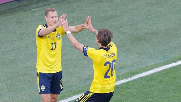 Euro 2020: Sweden's Viktor Claesson scores last-gasp winner as Poland bow out of tournament