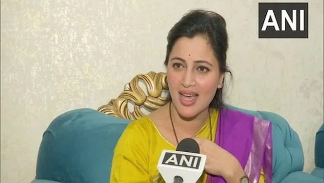 Hanuman Chalisa row: Navneet Rana released from jail, taken to hospital for medical check-up Hanuman Chalisa row: Navneet Rana released from jail, taken to hospital for medical check-up