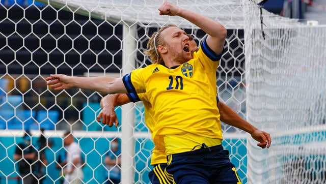 Photo of Trest Emila Forsberga pomáha Švédsku zvíťaziť nad Slovenskom na hranici kvalifikácie o posledných 16 miest