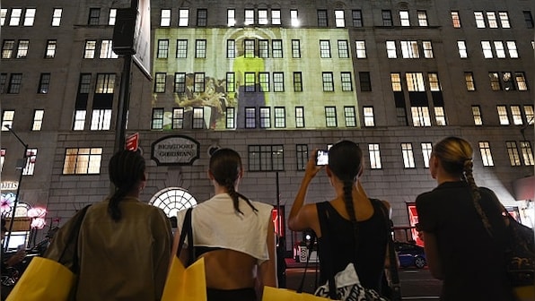 On Marc Jacobs’ post-pandemic runway, parading puffer jackets and coats in undulating patterns