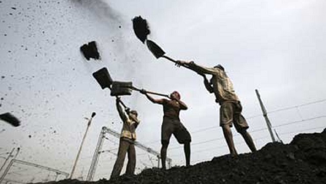 Power crisis: Maharashtra, Rajasthan, West Bengal couldn't build up coal stocks due to pending dues Power crisis: Maharashtra, Rajasthan, West Bengal couldn't build up coal stocks due to pending dues
