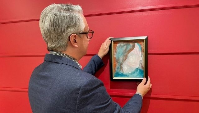 Painting by David Bowie up for auction after being discovered at a Canadian store reselling donated goods Painting by David Bowie up for auction after being discovered at a Canadian store reselling donated goods