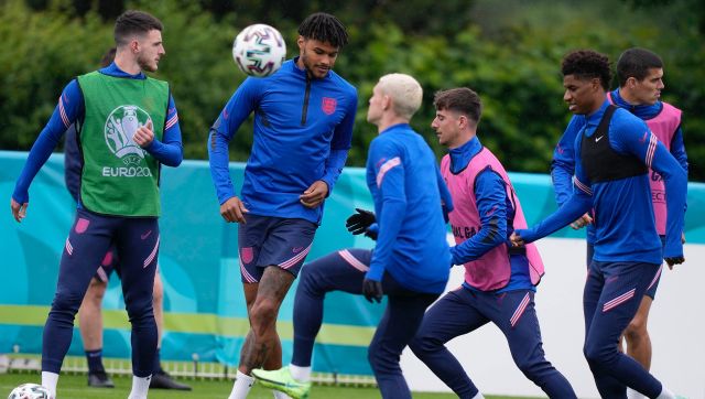 Euro 2020: England's Mason Mount, Ben Chilwell and Scotland's Billy Gilmour go into isolation Euro 2020: England's Mason Mount, Ben Chilwell and Scotland's Billy Gilmour go into isolation