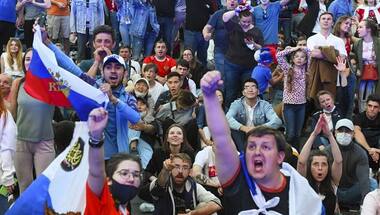 Euro 2020: Moscow closes fan zone after spike in COVID-19 cases