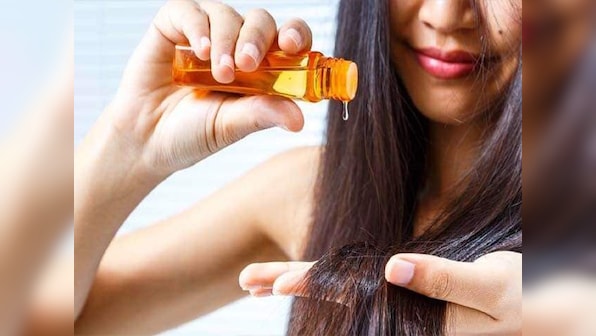 Top dandruff control hair oils to keep the flakes away