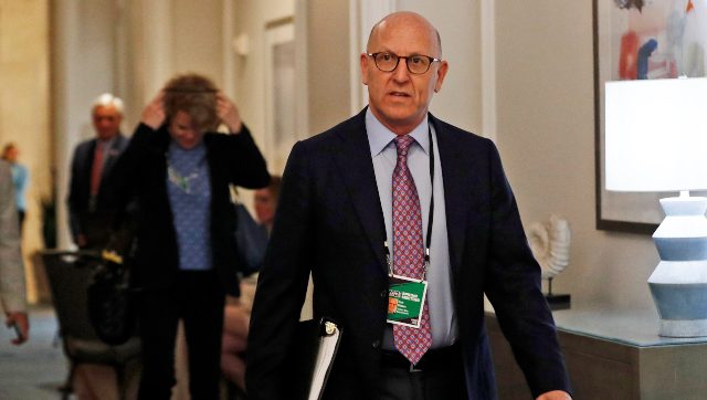 Manchester United co-owner Joel Glazer offers key shares in first meeting with club fans Manchester United co-owner Joel Glazer offers key shares in first meeting with club fans