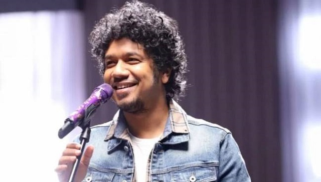 Papon dedicates new release, Haate Haat Dhori, to parents: 'They sang together for 50 years' Papon dedicates new release, Haate Haat Dhori, to parents: 'They sang together for 50 years'