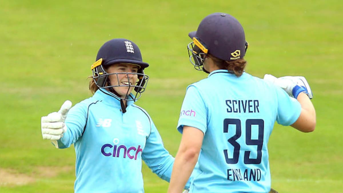 India vs England: Nat Sciver, Tammy Beaumont's unbeaten knocks seal hosts' thumping eight-wicket win in first ODI