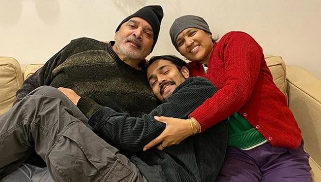 YouTuber Bhuvan Bam's parents pass away due to COVID-19 complications YouTuber Bhuvan Bam's parents pass away due to COVID-19 complications